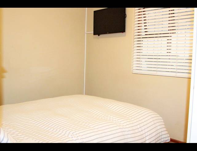 2 BEDROOM HOUSE FOR SALE IN STRANDFONTEIN